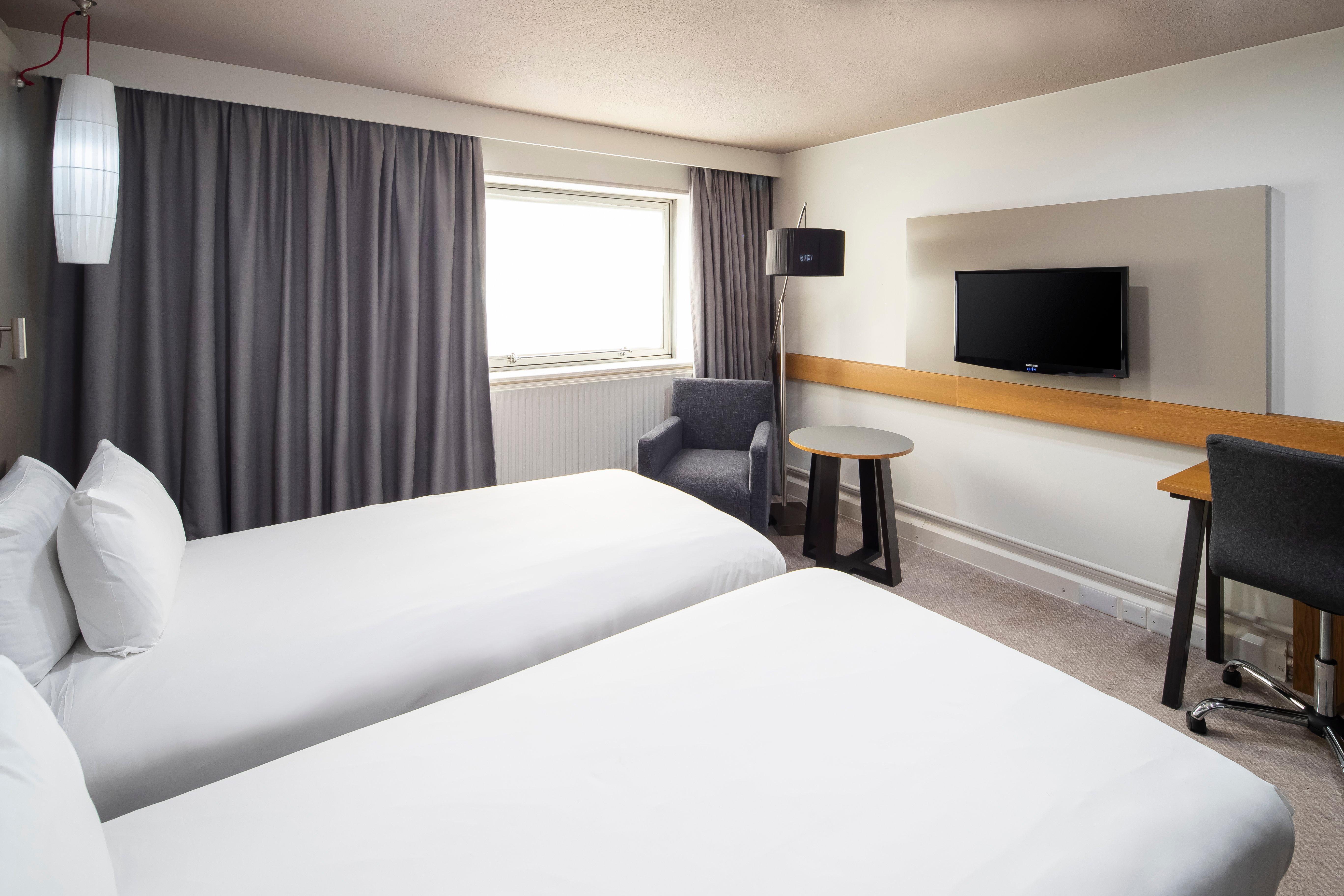 Crowne Plaza Harrogate By Ihg Hotel Bagian luar foto