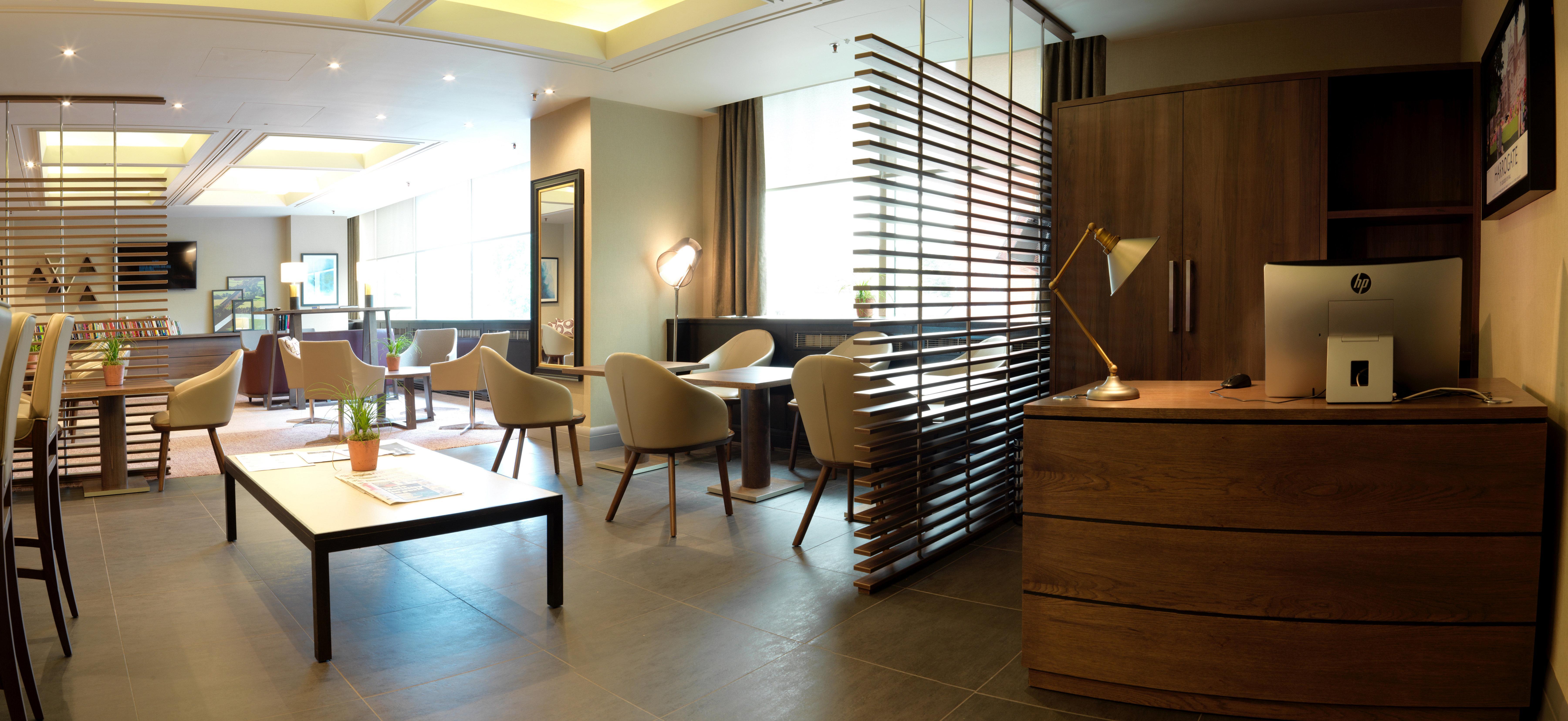 Crowne Plaza Harrogate By Ihg Hotel Bagian luar foto